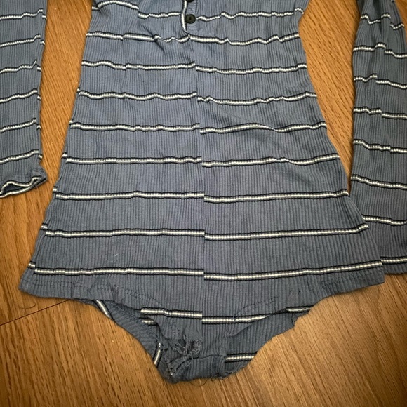Fashion Nova Blue and White Striped Long Sleeve Top - Picture 5 of 5